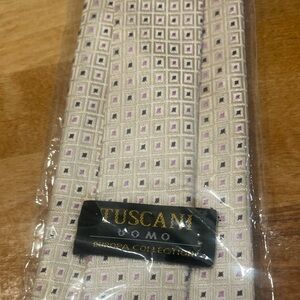 New with tags! Mens Tuscani tie